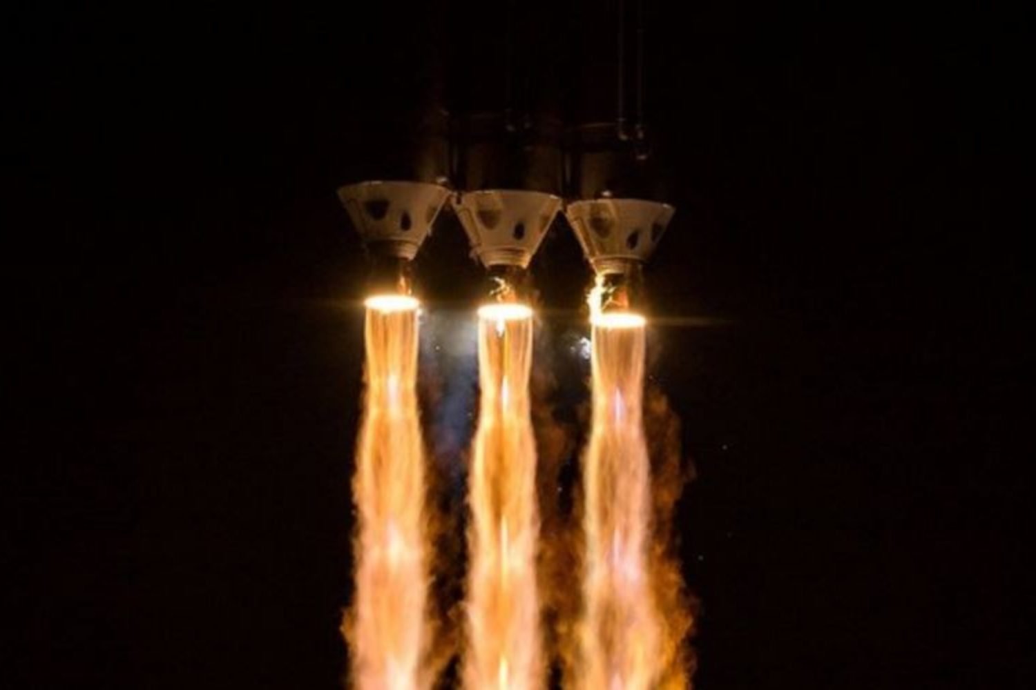 Parker Solar Probe lift off, flaming triple combustion